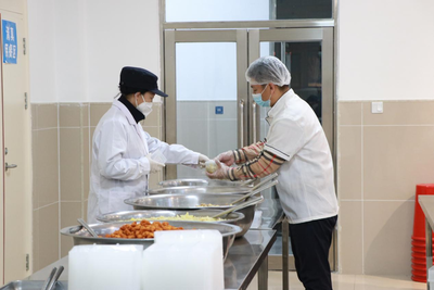 探訪遜克縣集中隔離點 品牌管理視角下的伙食安排與保障